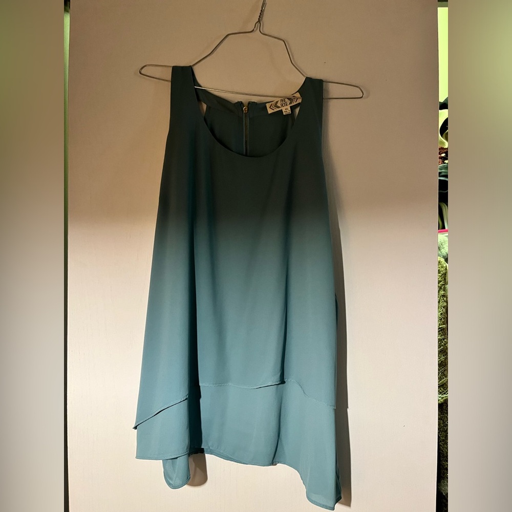 Tank Tops - Picture 4 of 5